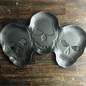 Black skull trinket decor Halloween tray